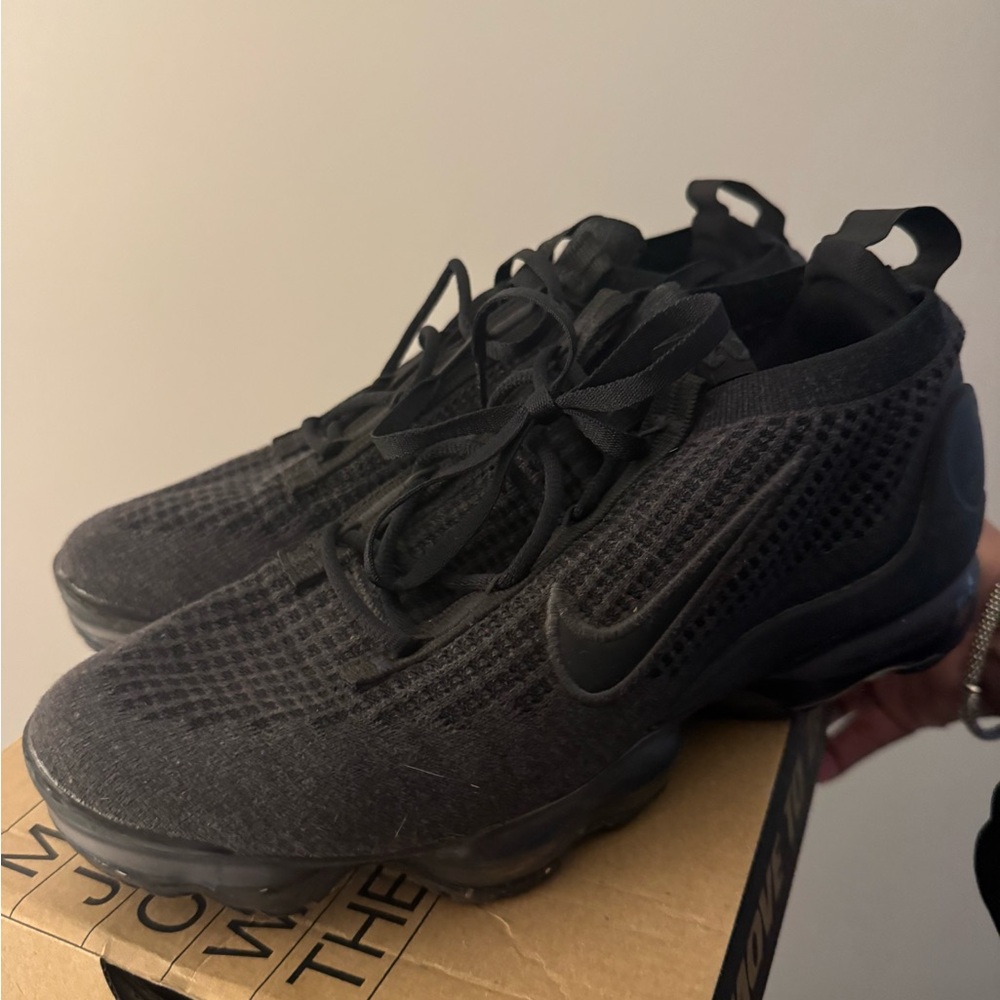 Nike Big Kids Black Athletic Sneakers